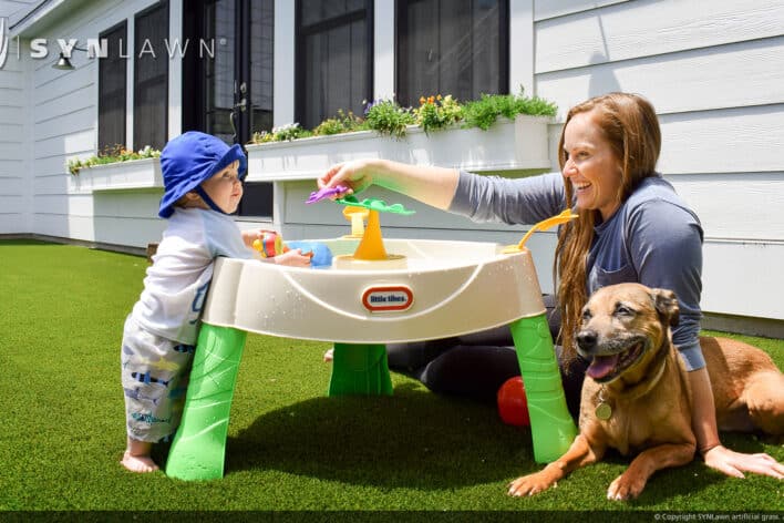 SYNLawn Milwaukee WI pets artificial grass safe for family dogs and kids